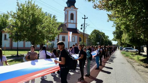 ZASTAVA SRBIJE U SRPSKOJ CRNJI
