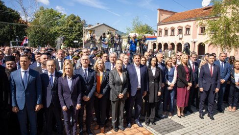 У ГАЏИНОМ ХАНУ ОБЕЛЕЖЕН ДАН СРПСКОГ ЈЕДИНСТВА: Сећање на хероје и симболе слободе (ФОТО)