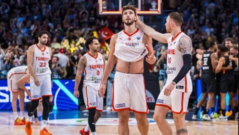 А ПОСЛЕ МЕДАЉЕ - ИЗНЕНАЂЕЊЕ! Донео Турцима сребро, па одјавио репрезентацију за сва времена