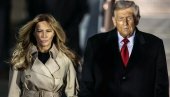 МЕЛАНИЈА ТРАМП У ТИХОМ ЛУКСУЗУ СЛЕТЕЛА У ВЕЛИКУ БРИТАНИЈУ: Прва дама показала шта значи безвременски стил (ФОТО)