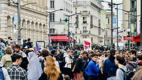 СОЦИЈАЛНУ ПРАВДУ ТРАЖЕ НА УЛИЦИ: Француску санас чекају масовни штрајкови, народ незадовољан због угрожене куповне моћи