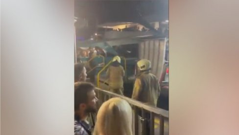 ВЕЛИКИ БРОЈ ПОВРЕЂЕНИХ У СУДАРУ БРОДОВА: Сцене узнемирујуће, настао општи хаос  (ВИДЕО)