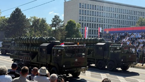 МОЋАН ФК-3 НА ВОЈНОЈ ПАРАДИ У БЕОГРАДУ: Супериорно оружје војске Србије на понос читаве нације (ВИДЕО)