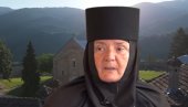 МОЛИЛА МЕ ДА НАПУСТИМ МАНАСТИР: Мајка дошла да је води кући, након ових речи - ЗАМОНАШИЛА се и она