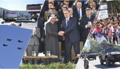 ОДРЖАНА ВЕЛИЧАНСТВЕНА ВОЈНА ПАРАДА СНАГА ЈЕДИНСТВА Спектакл за крај, Рафали и Мигови на небу! Зачуо се злокобан звук ђавољих кочија