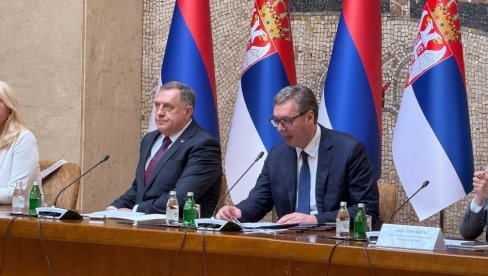 ВУЧИЋ О ВЕЛИКОЈ ВОЈНОЈ ПАРАДИ: Њихове су мирни мимоходи, а наша успешнија претња региону - ништа што нисмо могли да очекујемо