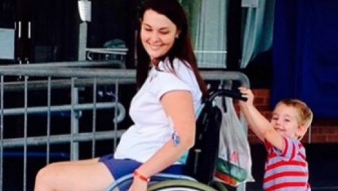 ZBOG ČETKICE ZA ŠMINKU OSTALA NEPOKRETNA: Pozajmila od drugarice i ostala nepokretna