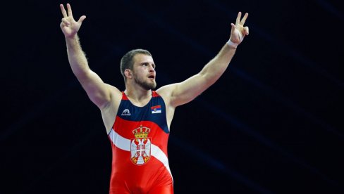 SRBIJA SLAVI! Aleksandar Komarov je svetski šampion!