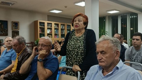 KNJIGA SABRALA 1100 NOSILACALA KARAĐORĐEVE ZVEZDE: Spomenica među koricama