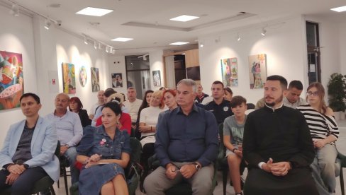 KNJIGA NEVIDLJIVI SPASITELJI OKUPILA NJENE JUNAKE: LJudima daju najbolje od sebe