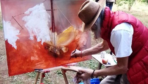 „ШАРЕНИ ПОХОД ГРЗИ“: Ликовна колонија параћинског књижевног клуба (ФОТО)