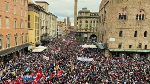 ХАОС У ИТАЛИЈИ - ХИЉАДЕ ЉУДИ НА УЛИЦАМА, НИШТА СЕ НЕ ВИДИ ОД ДИМА: 60 полицајаца повређено,школе затворене,саобраћај обустављен (ФОТО/ВИДЕО)