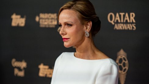 ВАУ! Принцеза Шарлин изгледа као холивудска дива у фантастичној белој хаљини! (ВИДЕО)