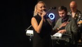 ON ĆE ZAUVEK ŽIVETI KROZ NAŠE PESME: Ivana Selakov se emotivnom porukom obratila publici (FOTO)