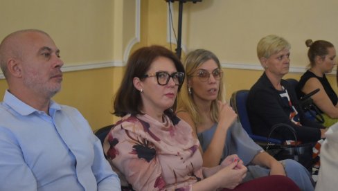 SKUPŠTINA GRADA U KIKINDI RAZREŠILA DOSADAŠNJE RUKOVODIOCE JAVNIH USTANOVA I IMENOVALA NOVE   Novi direktori na četiri adrese