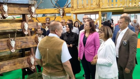 У ФОКУСУ, ЗАШТИТА ПРИРОДНИХ БОГАТСТАВА:У Новом Саду Маја Гојковић, председница Покрајинске Владе, отворила сајам Лова, риболова и екологиј