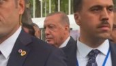 ЕРДОГАНА ЗАУСТАВИЛА ПОЛИЦИЈА У ЊУЈОРКУ: Не може да пређе улицу (ВИДЕО)
