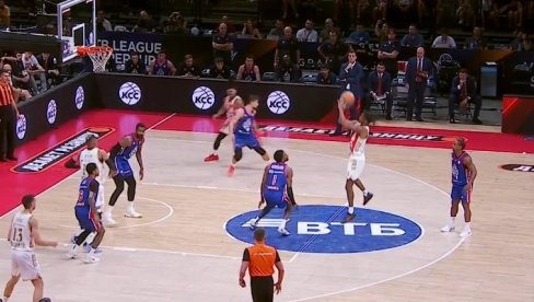 ЗВЕЗДА ИЗВИЖДАНА У БЕОГРАДУ! Црвено-бели декласирани од ЦСКА на ВТБ Суперкупу!