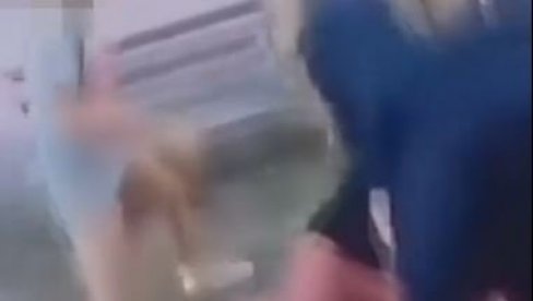 ДРУГОВЕ ТУКЛИ И СВЕ СНИМАЛИ: После Зајечара још један случај вршњачког насиља узнемирио јавност у Србији