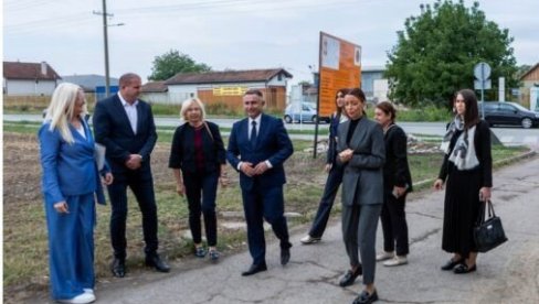 PROSTOR ZA OTVARANJE NOVIH FABRIKA: Ministarka Mesarović obišla radove na izgradnji distributivne mreže u Industrijskoj zoni „Mali Bajmok“