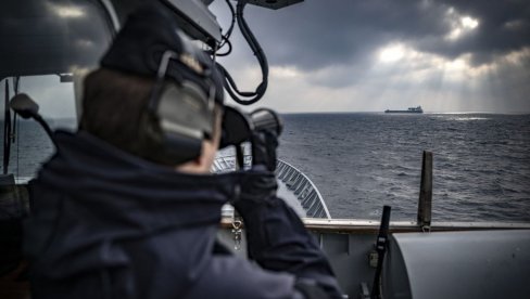 ŠTA SE TO DEŠAVA U EVROPI: Sumnjivi dronovi primećeni i iznad vojne baze u Švedskoj (VIDEO)