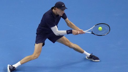 SINER SE MUČIO, ALI POBEDIO: Italijan se plasirao u četvrtfinale Pekinga