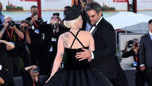 ЛЕЈДИ ГАГА ПОДЕЛИЛА РЕТКЕ ФОТОГРАФИЈЕ СА ВЕРЕНИКОМ: Тако сам захвална на овом дану