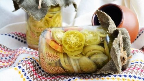 ZIMNICA OD ZELENOG PARADAJZA: Omiljena u mnogim domaćinstvima