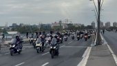 ВЕЛИЧАНСТВЕНИ СНИМЦИ ИЗ БЕОГРАДА: Непрегледна колона бајкера кренула ка РТС-у на скуп слободних грађана (ВИДЕО)