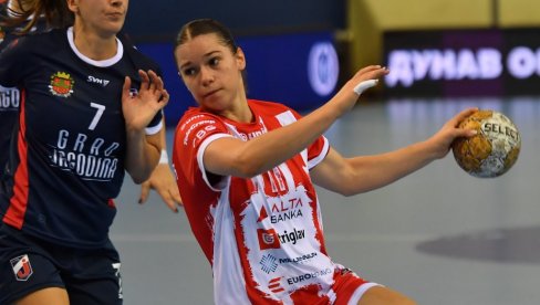 ČETIRI ŽELJE, DVA TROFEJA: Rukometašice Crvene zvezde i rukometaši Partizana u subotu na Banjici žele da odbrane pehare u Kupu Srbije