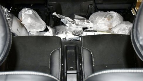 POKUŠAO DA PREVEZE SKORO DESET KILOGRAMA DROGE: Na administrativnom prelazu Merdare, uhapšen mladić iz Peći