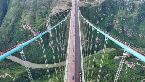 ČUDO PREKO PUKOTINE U ZEMLJI: Otvoren NAJVIŠI most na svetu - 289m viši od prethodnog rekordera, skraćuje put sa 2 sata na 2 minuta