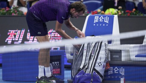 RUSIJA OVO NIJE OČEKIVALA: Evo šta je Danil Medvedev uradio u trećem setu polufinala ATP turnira u Pekingu