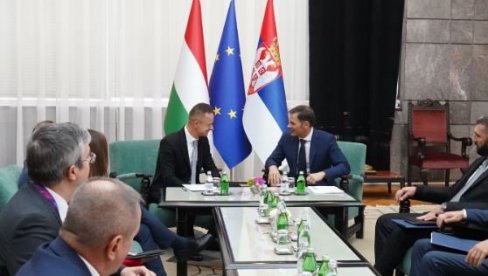 ПОНОСНО МОГУ ДА КАЖЕМ Мали се састао са Сијартом: Односи Србије и Мађарске на највишем, пријатељском нивоу