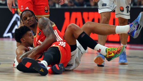 LEP GEST IZ MALAGE: Unikaha ne zaboravlja Tajsona Kartera, pružila mu podršku! (VIDEO)