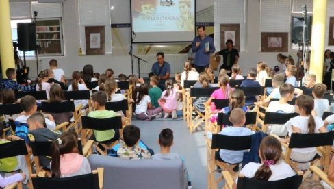 ПУН ЏЕП СТИХОВА: Програм за малишане у НБ „Стефан Првовенчани“ у Краљеву