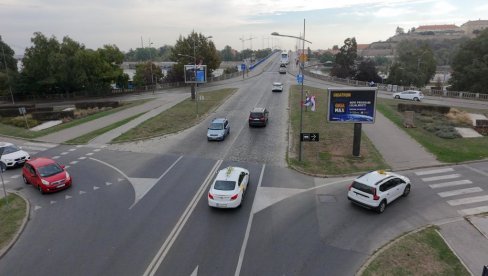 PRIVREMENA OBUSTAVA SAOBRAĆAJA NA VARADINSKOM MOSTU : Radovi na popravci kolovoza novosadskog Bulevara Mihajla Pupina