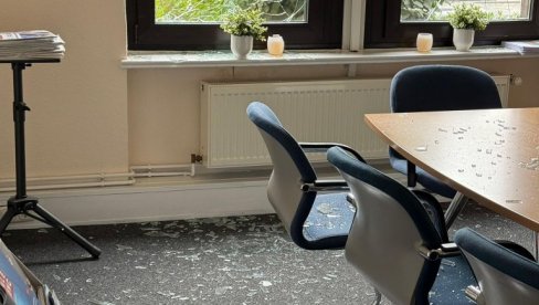 ISTA MATRICA KAO U SRBIJI: Nemački levi ekstremisti unišitili prostorije CDU (FOTO)