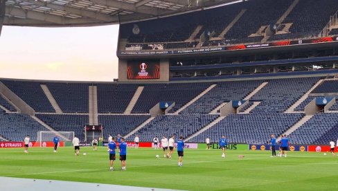 НОВОСТИ НА ДРАГАУ: Звезда тренирала пред меч са Портом (ВИДЕО/ФОТО)