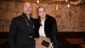DRŽE ČAS O LJUBAVI: Aca i Kosana Sofronijević pokazali da su simbol elegancije (FOTO)