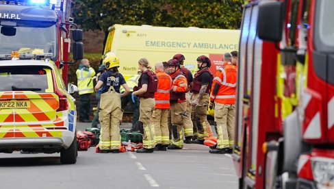 (УЗНЕМИРУЈУЋЕ) УПУЦАН НАПАДАЧ НА СИНАГОГУ: Први снимци језивог инцидента у Манчестеру, више повређених (ВИДЕО)