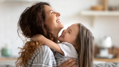 РЕТКА ИМЕНА ЗА ДЕВОЈЧИЦЕ: Кратка су и традиционална