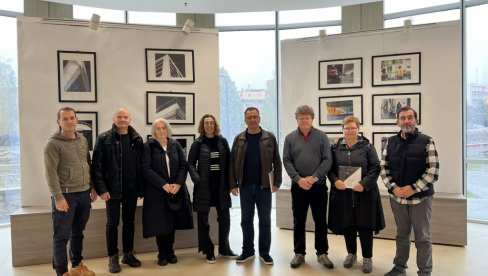 ФЕСТИВАЛ „САРМАТЕС“ ПОСЕТИЛИ ФОТОГРАФИ  ИЗ СЛОВЕНИЈЕ  И ХРВАТСКЕ: Подршка угледних имена са фото-сцене Параћинцима (ФОТО)