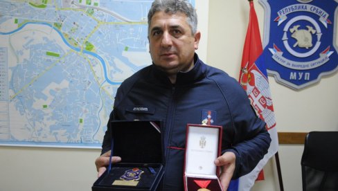 СВАКИ ДАН НОВИ ЈЕ ИЗАЗОВ: Краљевчанин Перо Луковић одликован златном медаљом за храброст „Милош Обилић“