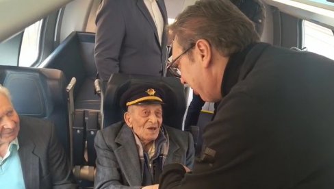 HVALA VAM, ODRŽALI STE REČ! Deka Vukosav od 106 godina se zahvalio predsedniku Vučiću što se vozio brzim vozom do Subotice (VIDEO)