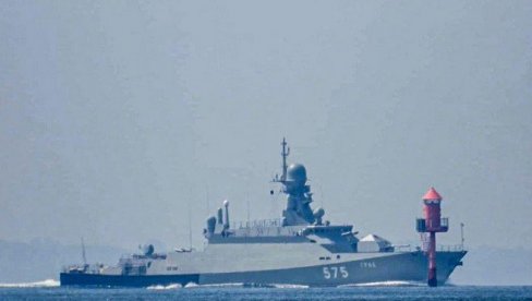 УКРАЈИНЦИ ПОГОДИЛИ РУСКИ РАТНИ БРОД НАОРУЖАН КРСТАРЕЋИМ РАКЕТАМА: Страшан напад код Санкт Петербурга на језеру Онега (ФОТО)