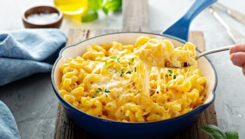 PRINC HARI OBOŽAVA OVO SIROTINJSKO JELO: Ovako spremljeni rezanci su omiljena poslastica i odraslih i dece (RECEPT)