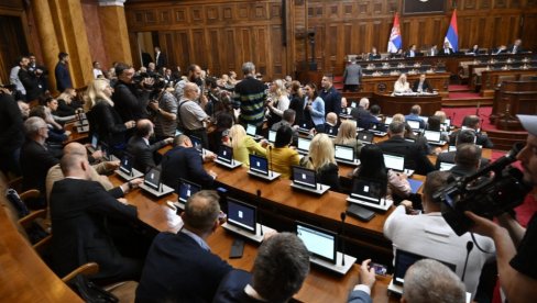 ИЗГЛАСАНО: Скупштина Србије изабрала осам од девет чланова Савета РЕМ-а