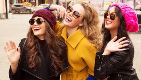 3 БОЈЕ ЗА КОСУ КОЈЕ ЋЕ ЖЕНЕ ШИРОМ СВЕТА ТРАЖИТИ ЗА ОВУ ЈЕСЕН: Плавуше неће моћи да одоле једној нијанси