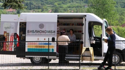 НОВА РУТА „БИБЛИОКОМБИЈА“: Краљевачка библиотека обилази сеоска подручја